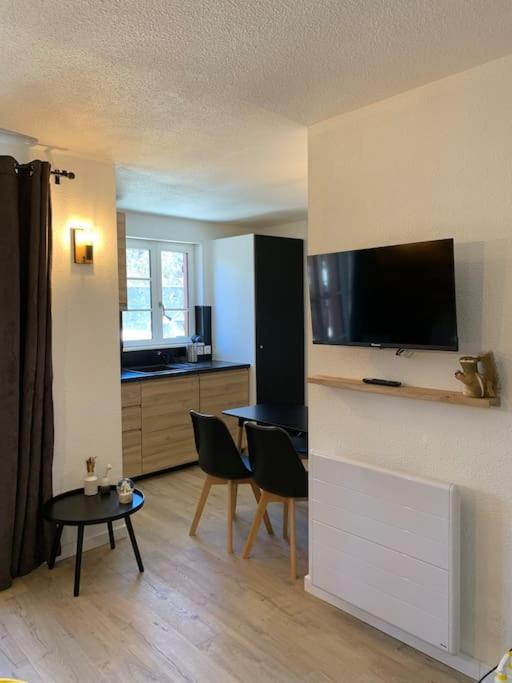 "La Cle Doree" Appartement Balcon Ensoleille Vue Montagne Wifi 코트레 외부 사진