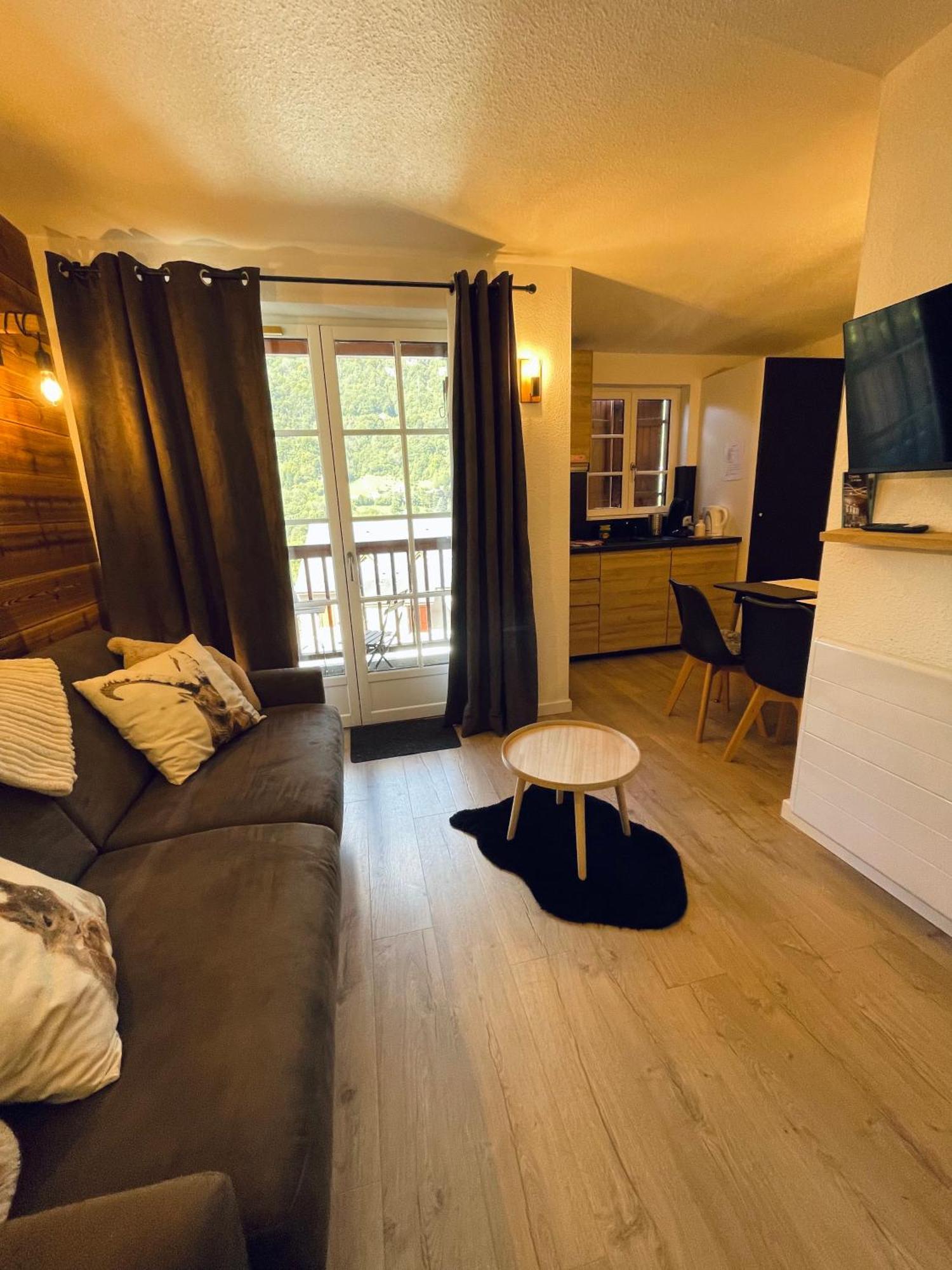 "La Cle Doree" Appartement Balcon Ensoleille Vue Montagne Wifi 코트레 외부 사진