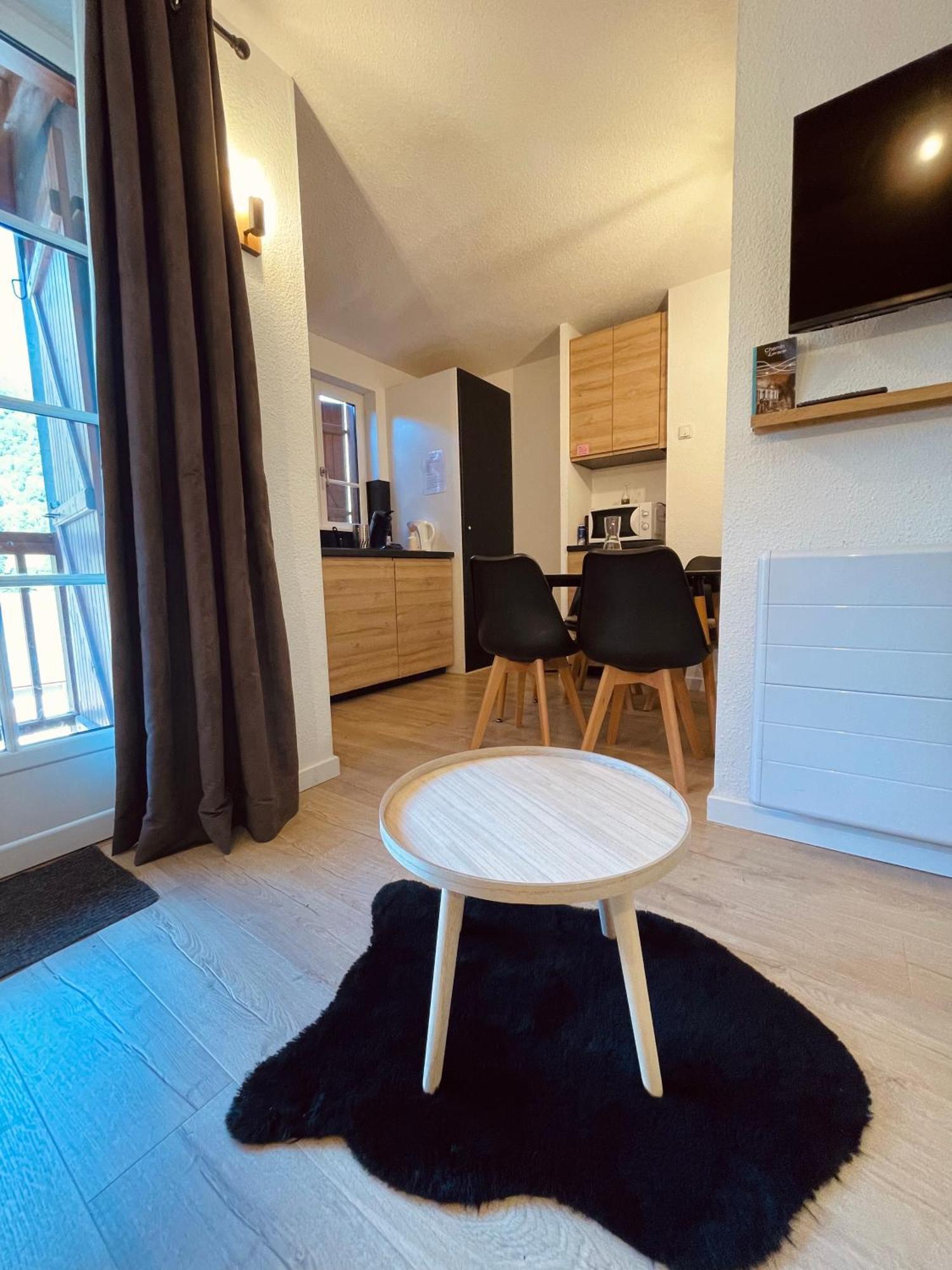 "La Cle Doree" Appartement Balcon Ensoleille Vue Montagne Wifi 코트레 외부 사진